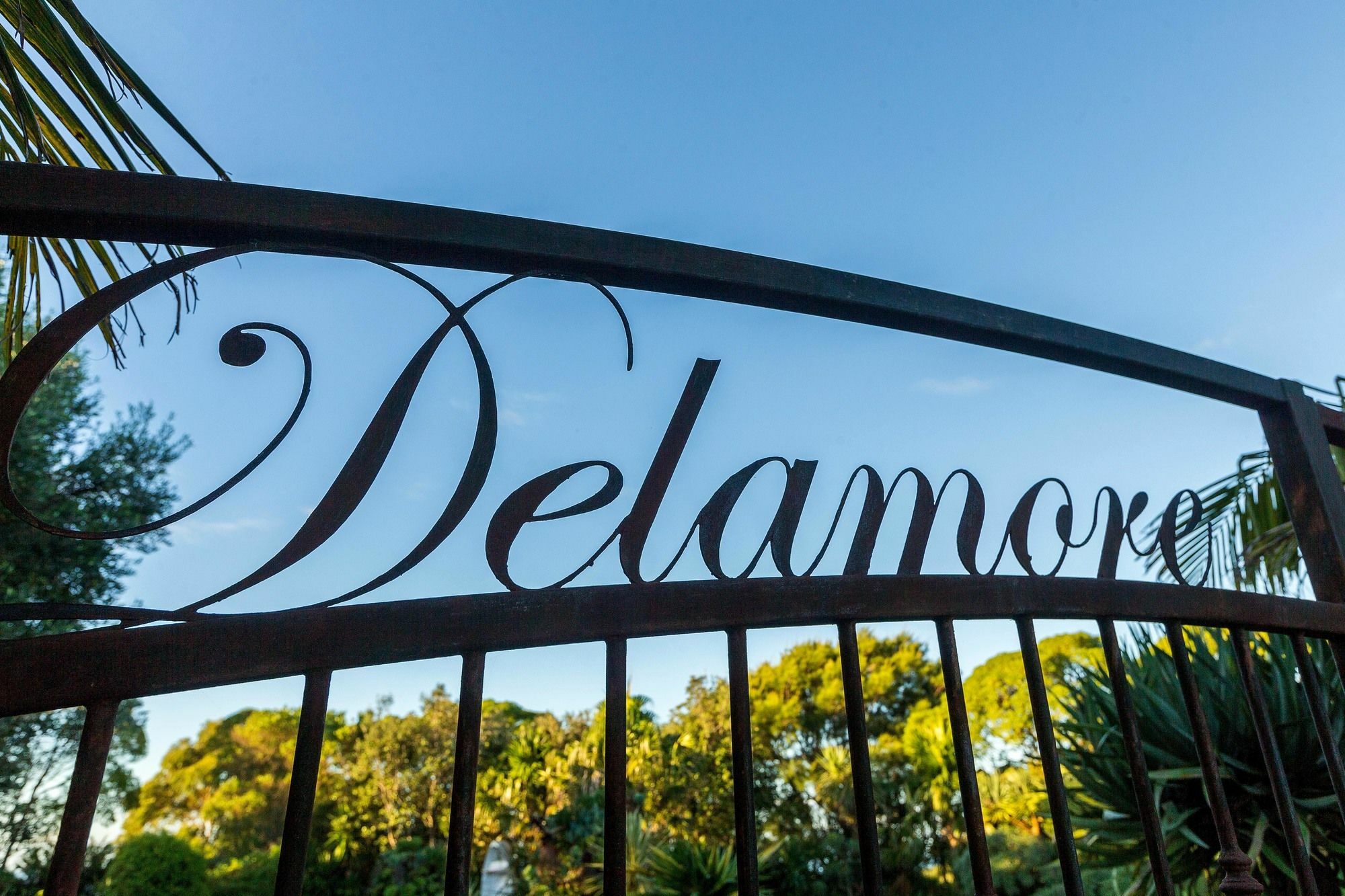 Delamore Lodge Oneroa Экстерьер фото